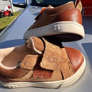 Ugg casual shoes, fair condition, size 7 toddlers